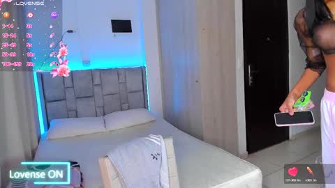 Dani  online show from November 15, 9:00 pm