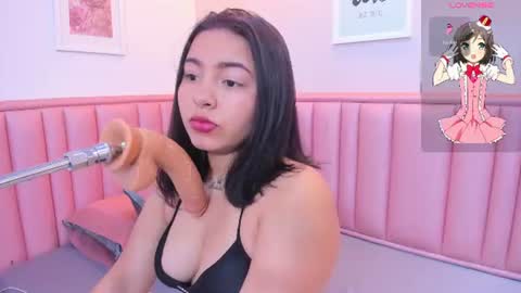 Snapshot of dani_garciaa chatting on June 23, 11:30 am Daniela G online show from June 23, 11:30 am