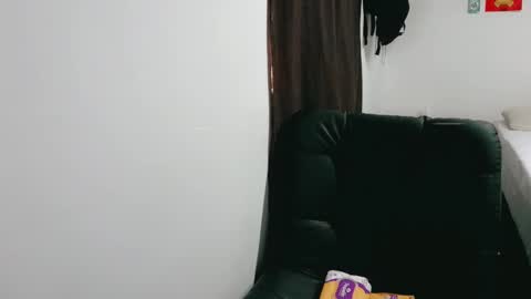 dani y jocelyn online show from November 27, 7:49 pm