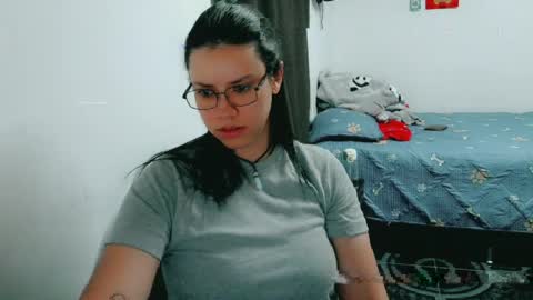 dani y jocelyn online show from April 2, 9:34 pm