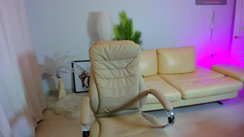 Snapshot of dani_kittys chatting on May 23, 8:40 am dani_kittys online show from May 23, 8:40 am