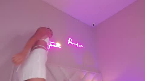 Snapshot of dani_skinny_ chatting on September 9, 11:43 am Hi I am Dani online show from September 9, 11:43 am