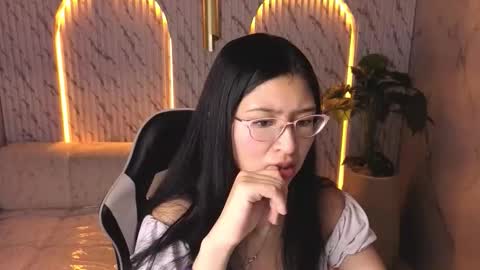 dani_tf online show from March 12, 12:44 pm