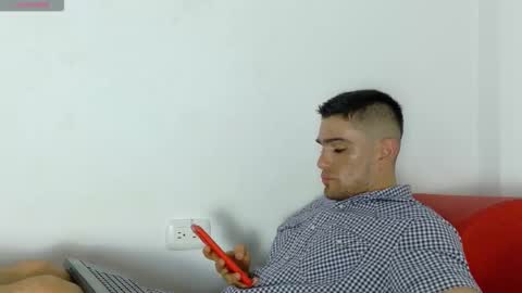 Snapshot of daniel_ova chatting on January 9, 6:53 pm Sexy Dani online show from January 9, 6:53 pm