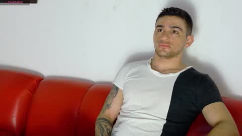 Snapshot of daniel_ova chatting on February 4, 11:38 am Sexy Dani online show from February 4, 11:38 am