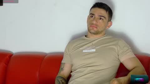 Snapshot of daniel_ova chatting on February 5, 11:37 am Sexy Dani online show from February 5, 11:37 am