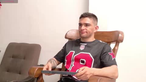 Snapshot of daniel_ova chatting on February 11, 6:24 pm Sexy Dani online show from February 11, 6:24 pm