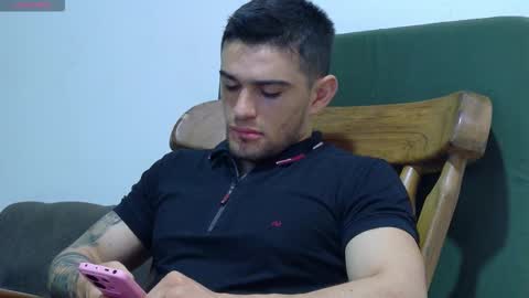 Snapshot of daniel_ova chatting on March 18, 11:57 am Sexy Dani online show from March 18, 11:57 am