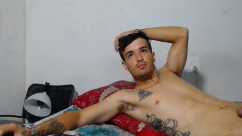daniel_velez26 online show from December 2, 5:02 am