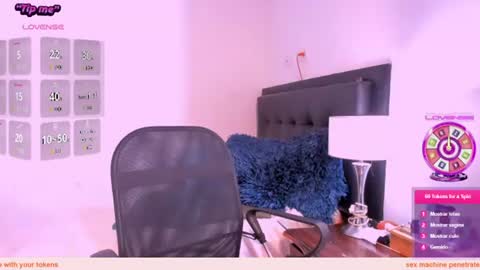 Snapshot of daniela_beauty chatting on July 19, 11:58 am daniela online show from July 19, 11:58 am