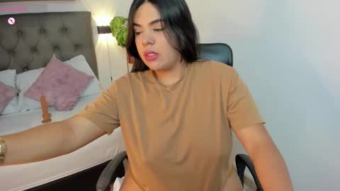 D A N I online show from November 19, 2:11 am