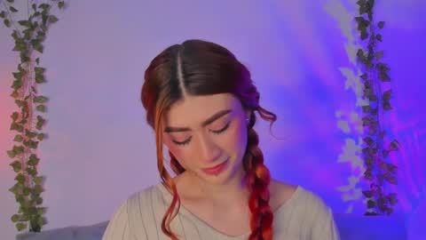 Dani Saenz online show from December 2, 10:45 pm