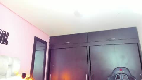 lorena online show from March 1, 2:26 am