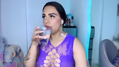Snapshot of danielacortes03 chatting on October 1, 5:24 am I think I will close this page please leave me a message if you want to know about me online show from October 1, 5:24 am