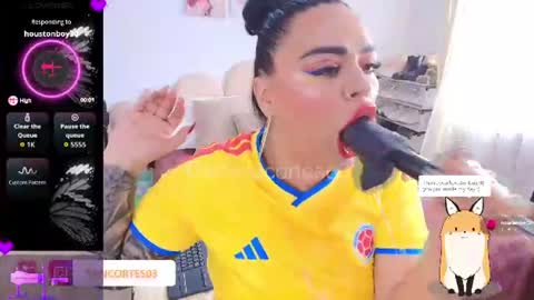Snapshot of danielacortes03 chatting on July 3, 6:14 pm I think I will close this page please leave me a message if you want to know about me online show from July 3, 6:14 pm