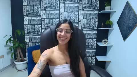 danielamonroe online show from January 15, 12:37 am