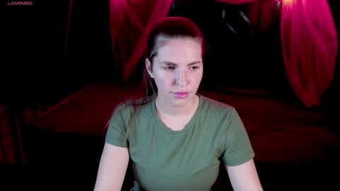 danielareign online show from November 4, 2:16 pm