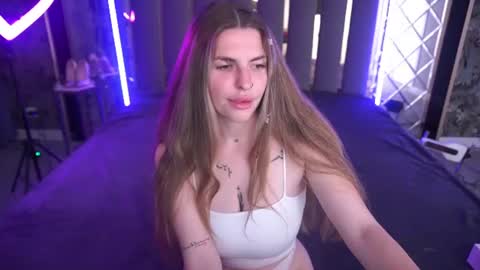 Snapshot of danielareign chatting on June 14, 7:05 pm danielareign online show from June 14, 7:05 pm