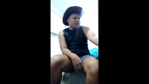 Snapshot of danielito2001 chatting on March 1, 10:01 pm danielito2001 online show from March 1, 10:01 pm