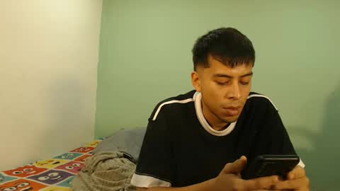 danielitopapii online show from December 16, 1:10 am