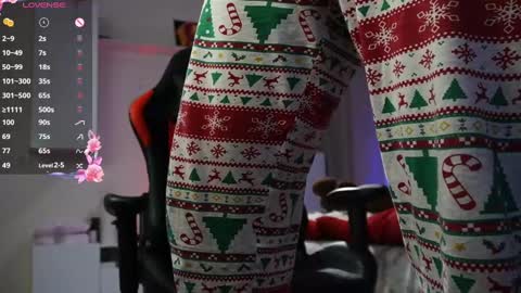 Snapshot of danielkraig_for_u chatting on February 23, 11:04 pm Daniel Kraig online show from February 23, 11:04 pm