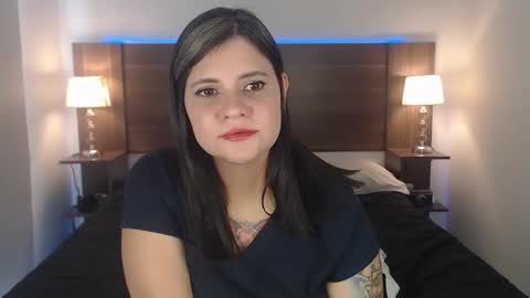 Snapshot of daniellerain chatting on November 2, 5:37 pm daniellerain online show from November 2, 5:37 pm