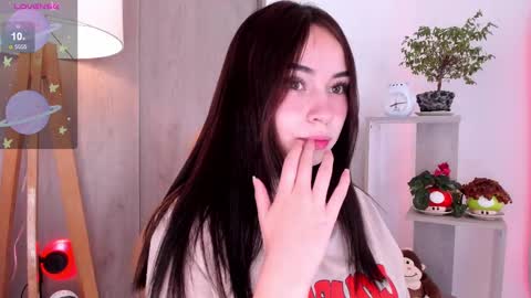 Danielle Rose online show from February 18, 8:47 pm