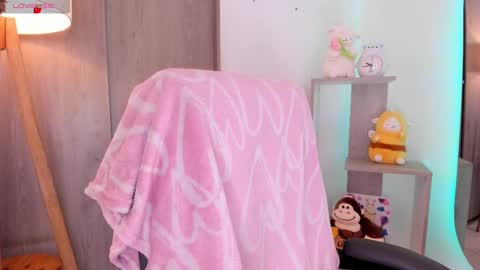 Danielle Rose online show from September 27, 7:19 pm