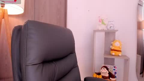 Danielle Rose online show from October 4, 9:46 pm