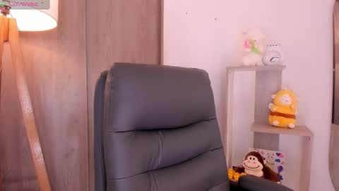 Danielle Rose online show from October 10, 9:47 pm