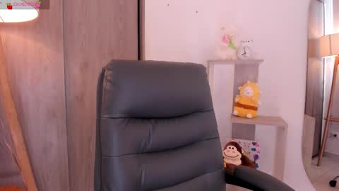 Danielle Rose online show from October 31, 9:05 pm