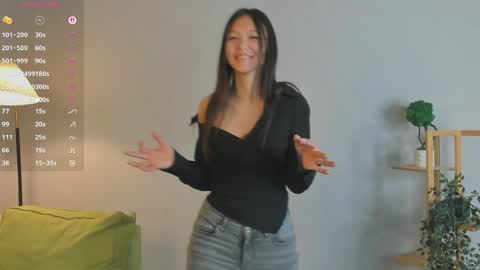 Snapshot of danielleschurg chatting on February 23, 7:11 pm Jessica online show from February 23, 7:11 pm