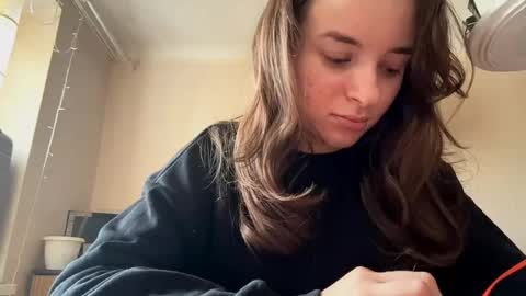 Mia online show from October 29, 6:48 am