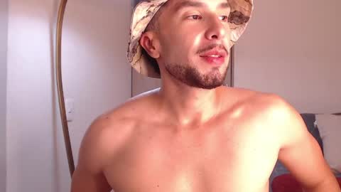 Daniel Santos online show from June 4, 7:03 am