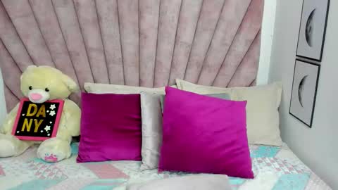   Danii Belluci  online show from March 1, 3:52 am