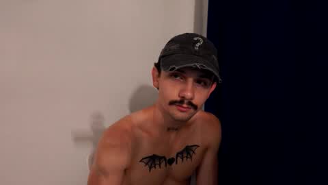 Snapshot of danilorenz0 chatting on June 8, 1:28 am Dani Lorenzo online show from June 8, 1:28 am