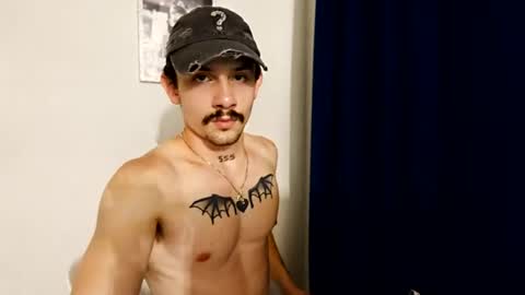 Snapshot of danilorenz0 chatting on June 13, 6:22 am Dani Lorenzo online show from June 13, 6:22 am
