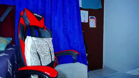 danisabrownn online show from March 17, 2:53 pm