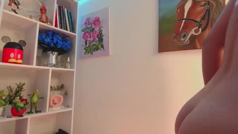 Snapshot of danmsel chatting on February 26, 2:27 pm Pau online show from February 26, 2:27 pm