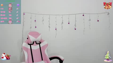 Snapshot of danna_1111 chatting on December 16, 12:06 pm danna online show from December 16, 12:06 pm