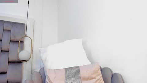 Danna online show from February 20, 2:35 pm