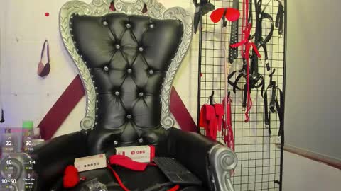 Danna  online show from March 10, 11:43 pm