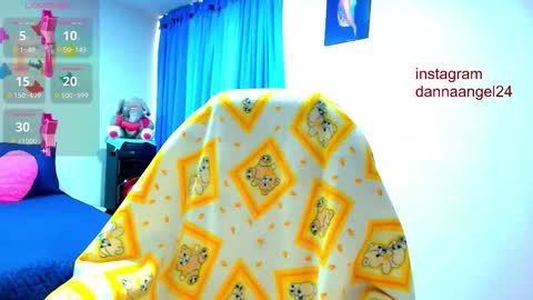 Danna online show from November 15, 8:49 pm