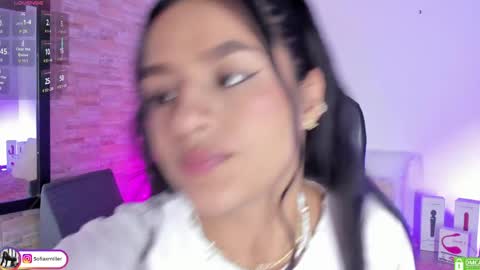 Snapshot of danna_gomez19 chatting on May 4, 11:12 pm Sofia online show from May 4, 11:12 pm
