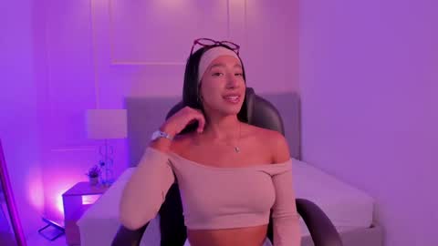 Snapshot of danna_palmeth chatting on October 7, 7:11 pm danna_palmeth online show from October 7, 7:11 pm