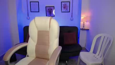 Danna online show from November 5, 9:48 pm