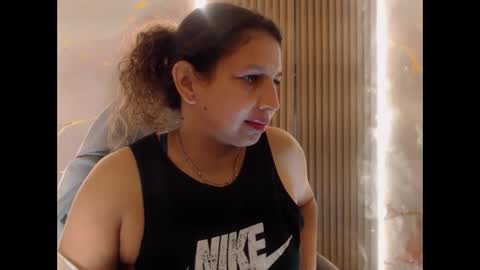 danna_sg online show from June 6, 3:00 am