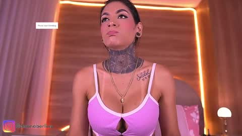 Danna Berlin  online show from April 6, 7:15 pm