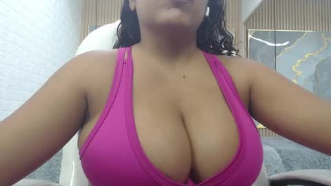 Snapshot of dannacoleman_ chatting on September 22, 8:22 pm danna online show from September 22, 8:22 pm