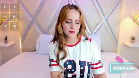 Snapshot of dannacouper chatting on December 5, 11:30 am Danna online show from December 5, 11:30 am